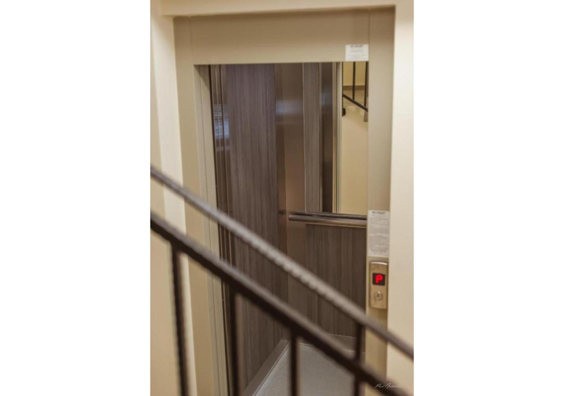Luxury Apartment Pitesti Exterior photo