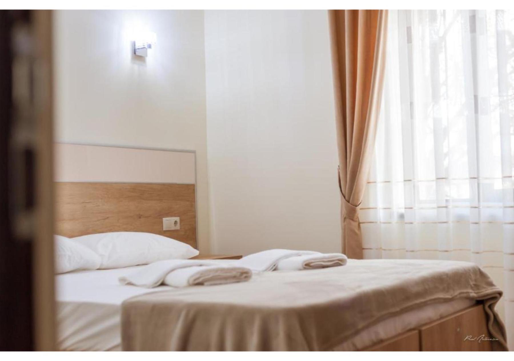Luxury Apartment Pitesti Exterior photo
