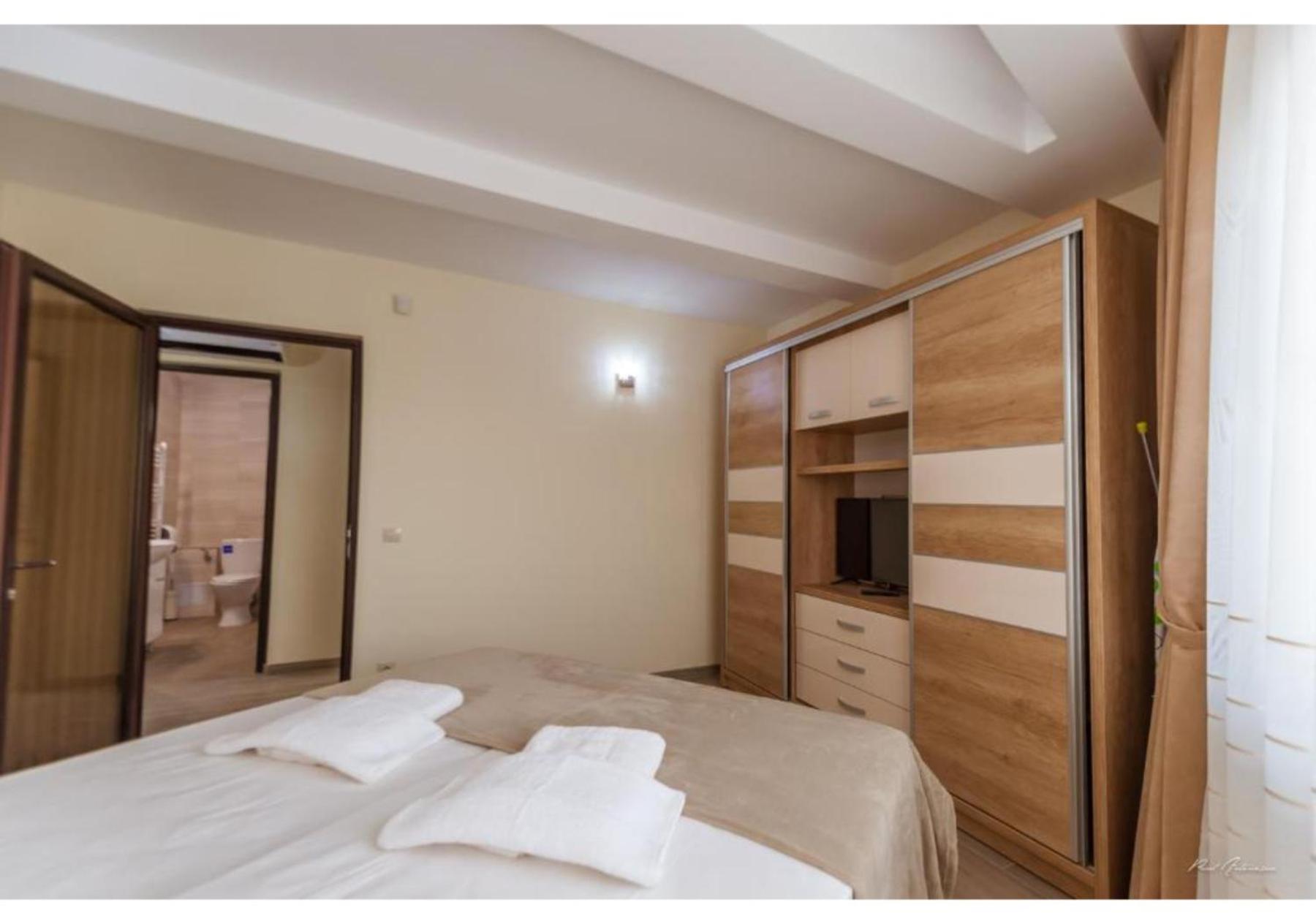 Luxury Apartment Pitesti Exterior photo
