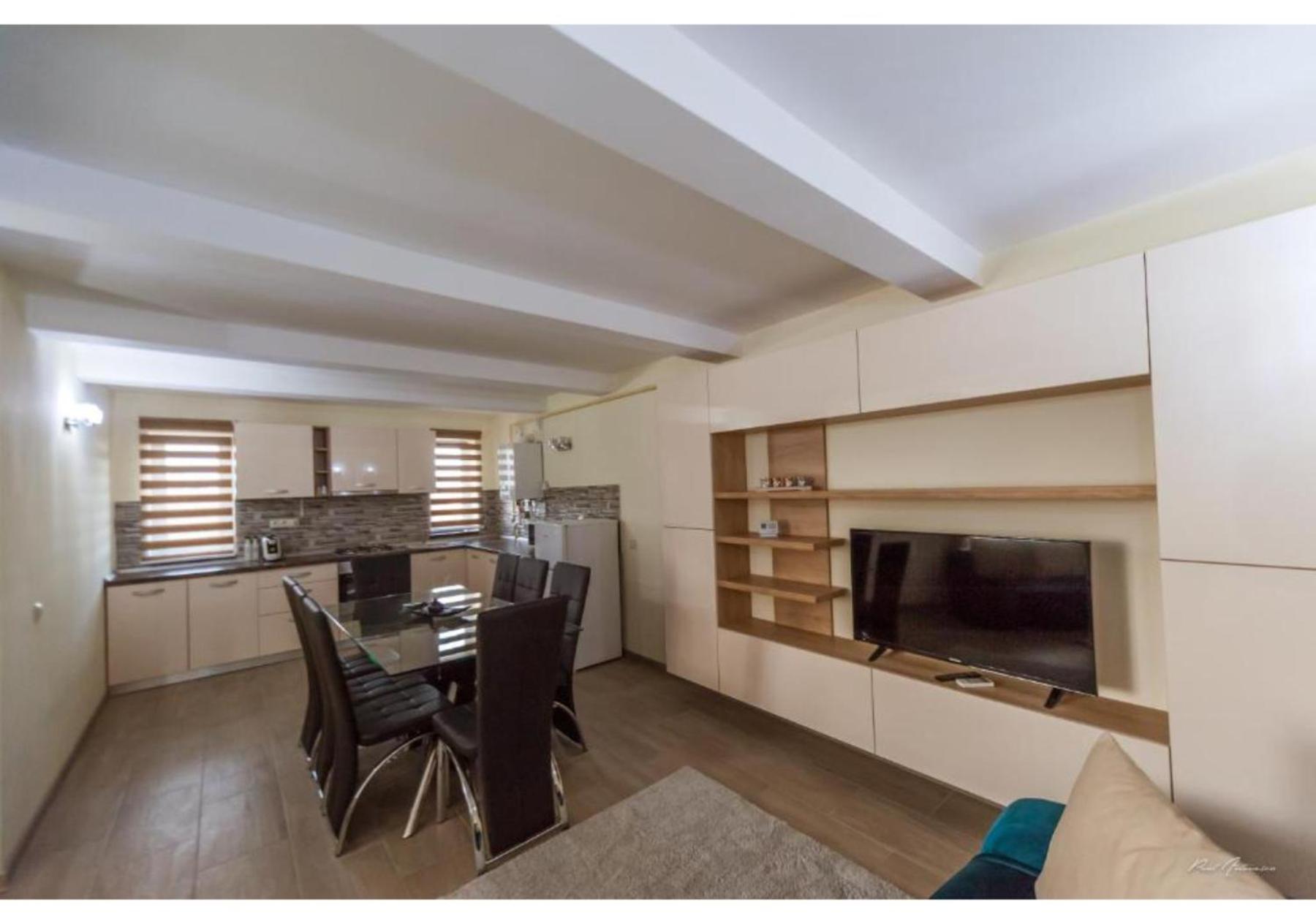 Luxury Apartment Pitesti Exterior photo